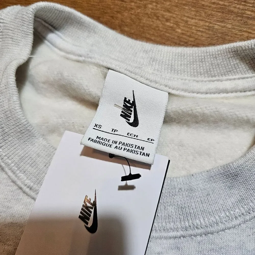 Nike Solo Swoosh Crewneck Sweatshirt Heather Grey XS Unisex Fleece DX1361-051 LE - Picture 8 of 13